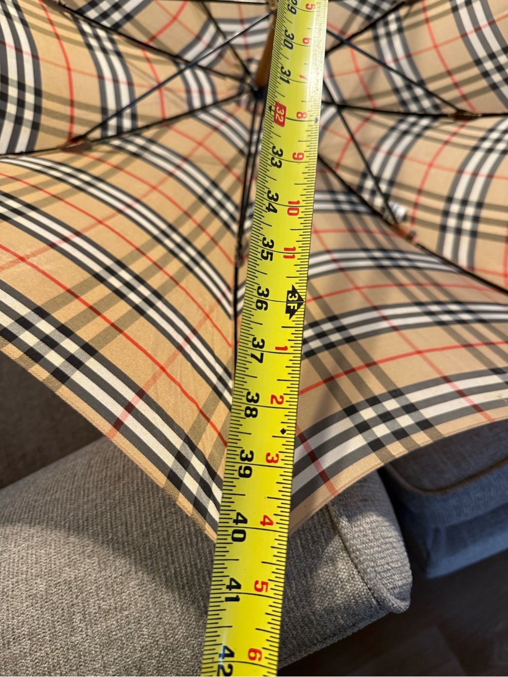 Vintage Burberrys Nova Check Walking Stick Umbrella with Wood Handle - Picture 9 of 12
